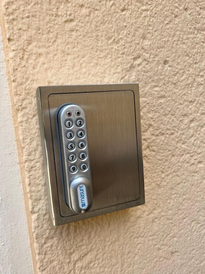 Sehr Schoene Wohnung,Komplett Neu Eingerichtet Limabach - Oberfrohna المظهر الخارجي الصورة